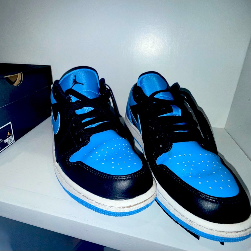 Air Jordan 1 Low University Blue